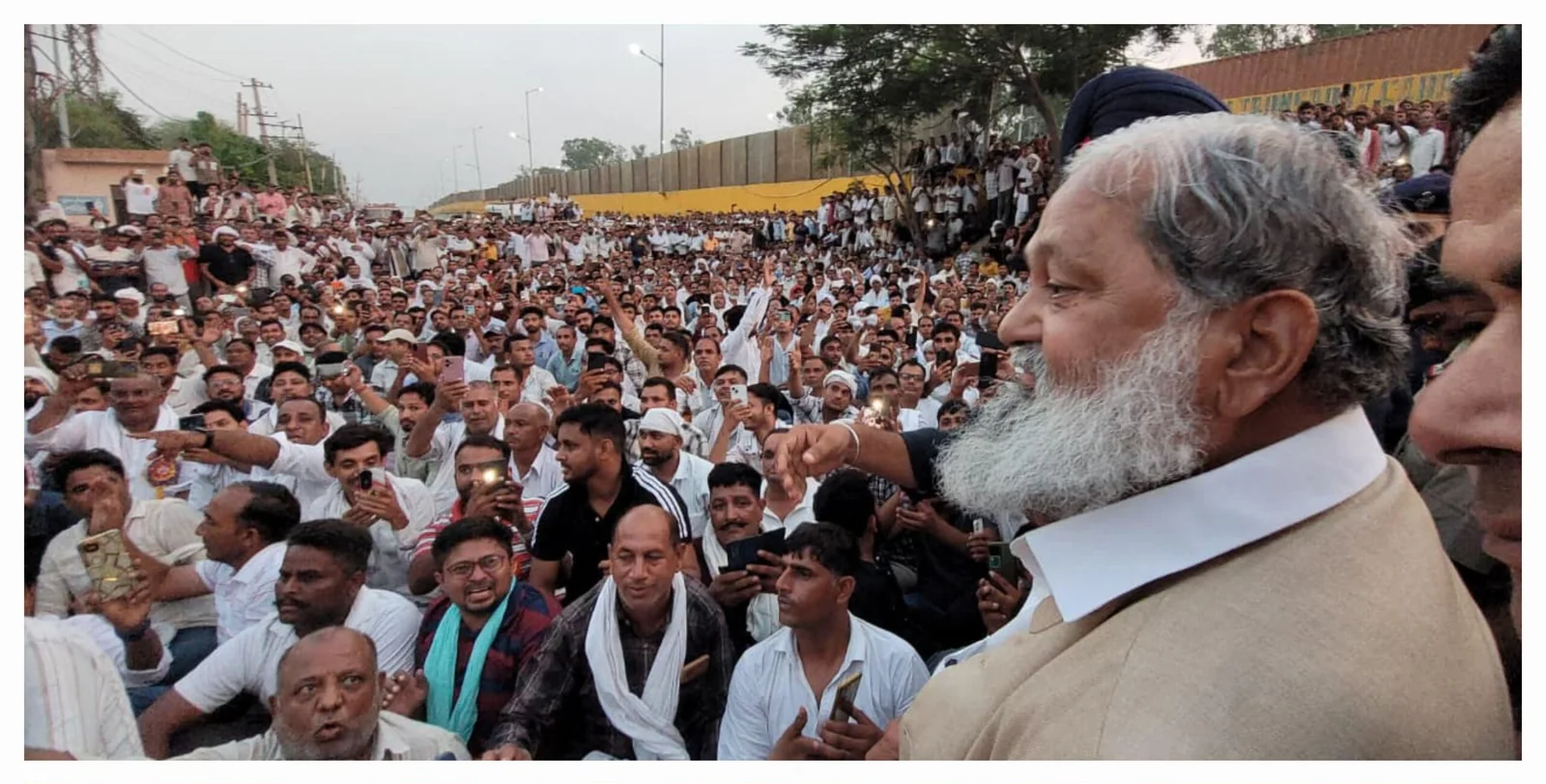 बिजली कर्मचारियों की मांगों पर ऊर्जा मंत्री अनिल विज का बड़ा बयान, PGI से लौटते ही बुलाई महाबैठक